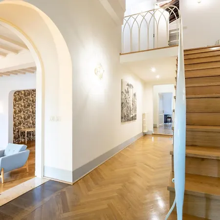 Lägenhet Santa Croce Luxury Penthouse Florens
